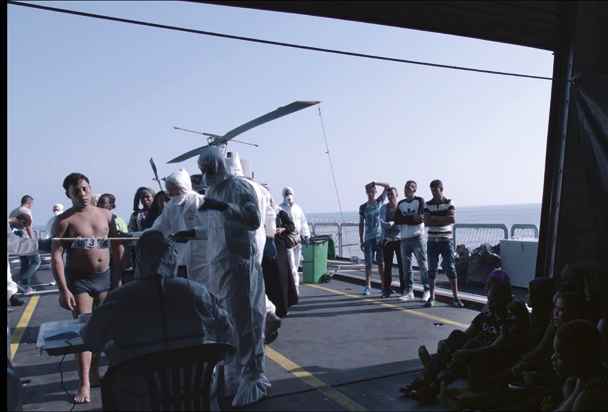 Pessoas com instrumentos musicais e microfone em cima de uma rua

O conteúdo gerado por IA pode estar incorreto.